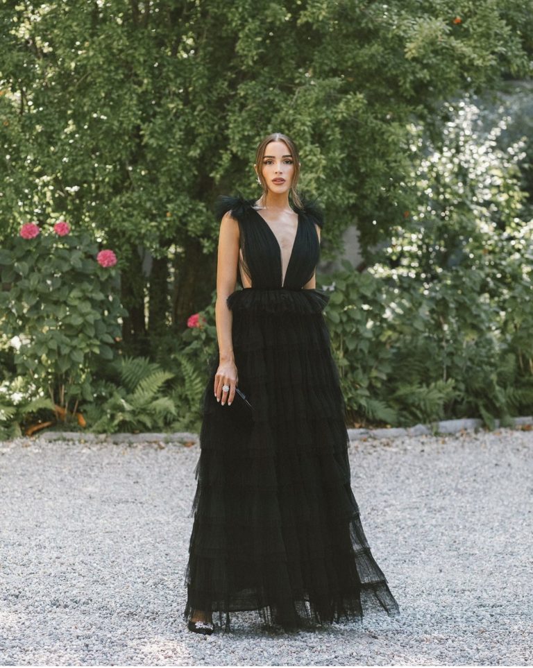 How to Dress for a Cocktail Party